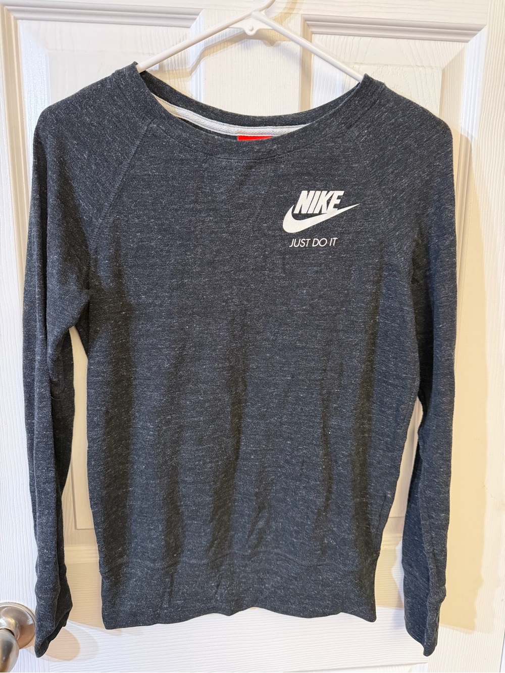 Nike Women’s Long-Sleeve Crewneck Shirt - Dark Heather Gray